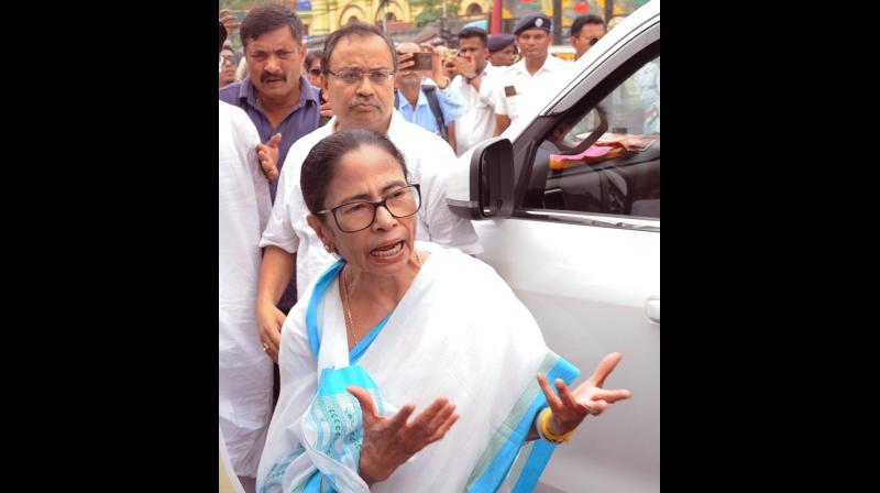 पश्चिम बंगाल: कोलकाता पुलिस ने 21 जुलाई को 'शहीद दिवस' पर लगाई पश्चिम बंगाल: कोलकाता पुलिस ने 21 जुलाई को 'शहीद दिवस' पर लगाई