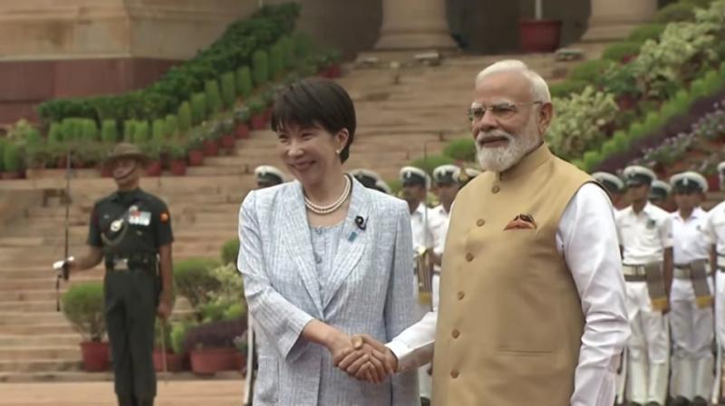 पीएम मोदी से मिलीं जापानी समकक्ष साने ताकाइची, राष्ट्रपति भवन में पीएम मोदी से मिलीं जापानी समकक्ष साने ताकाइची, राष्ट्रपति भवन में