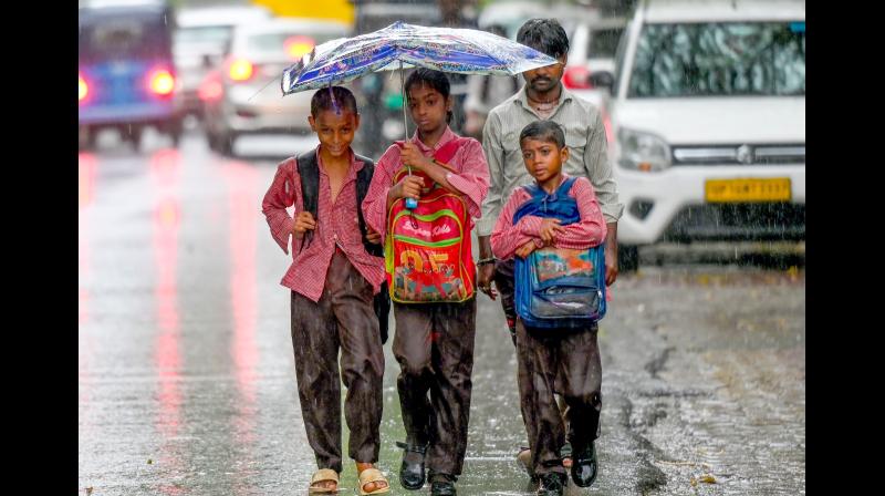 महाराष्ट्र : बारिश के कारण पालघर में 4 जुलाई को सभी स्कूल-कॉलेज बंद, जिला प्रशासन का बड़ा फैसला महाराष्ट्र : बारिश के कारण पालघर में 4 जुलाई को सभी स्कूल-कॉलेज बंद, जिला प्रशासन का बड़ा फैसला
