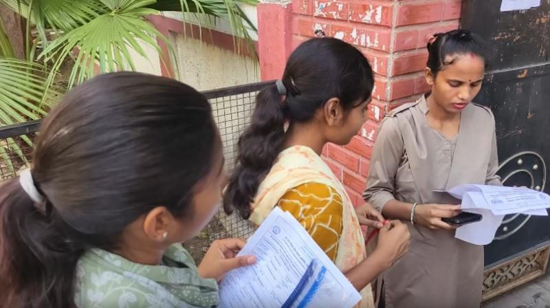 यूपी टीईटी परीक्षा का दूसरा दिन आज, केंद्रों पर सुरक्षा के कड़े इंतजाम यूपी टीईटी परीक्षा का दूसरा दिन आज, केंद्रों पर सुरक्षा के कड़े इंतजाम