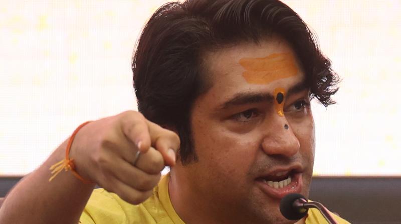 धीरेंद्र शास्त्री बोले, 'संतों और मठ-मंदिरों के खिलाफ रचा जा रहा धीरेंद्र शास्त्री बोले, 'संतों और मठ-मंदिरों के खिलाफ रचा जा रहा