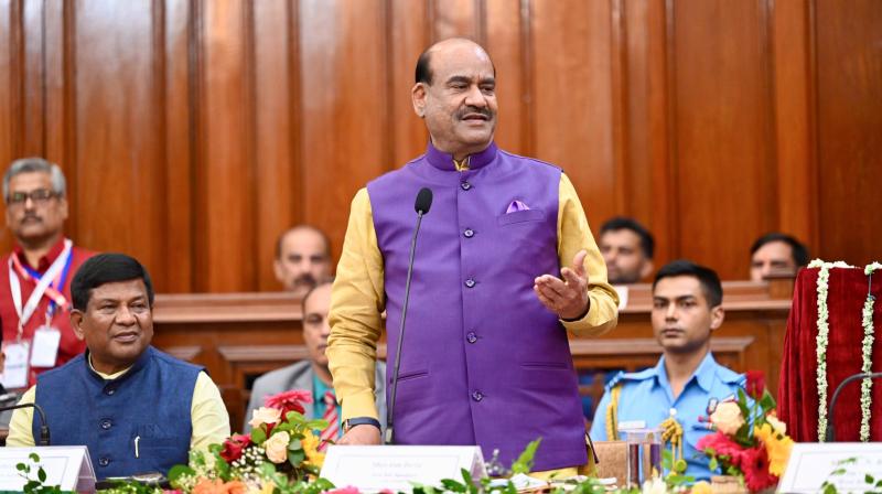 जनप्रतिनिधि संविधान की भावना को समझते हुए लोकतांत्रिक परंपराओं का सम्मान करें: ओम बिरला जनप्रतिनिधि संविधान की भावना को समझते हुए लोकतांत्रिक परंपराओं का सम्मान करें: ओम बिरला