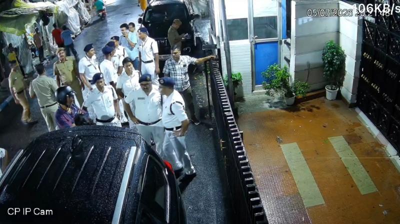 ममता बनर्जी के आवास के बाहर पुलिस की तैनाती पर टीएमसी ने जताई आपत्ति, ममता बनर्जी के आवास के बाहर पुलिस की तैनाती पर टीएमसी ने जताई आपत्ति,