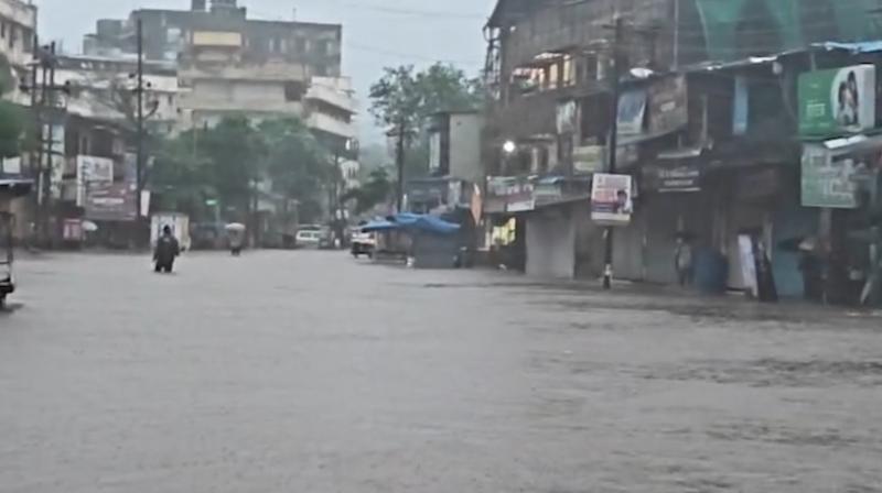 भारी बारिश और भूस्खलन से पुणे-मुंबई संपर्क बाधित, एक्सप्रेसवे और पुराना हाईवे अगले आदेश तक बंद भारी बारिश और भूस्खलन से पुणे-मुंबई संपर्क बाधित, एक्सप्रेसवे और पुराना हाईवे अगले आदेश तक बंद