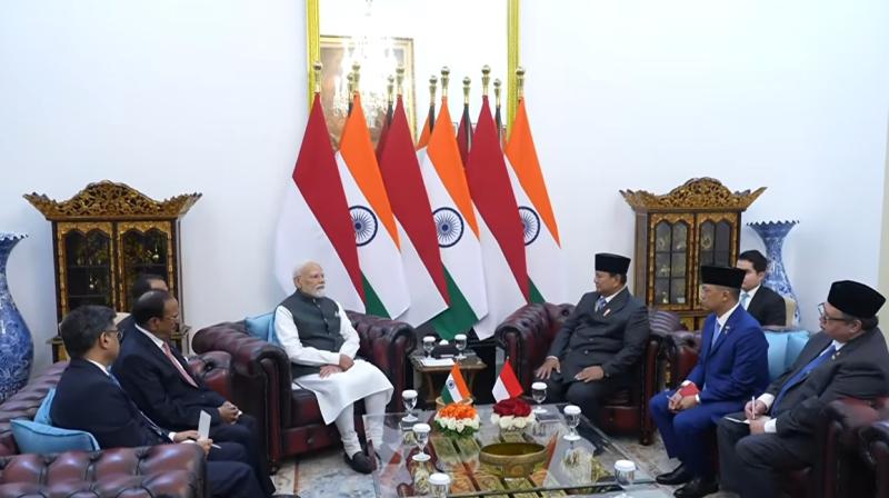 जकार्ता में पीएम मोदी और इंडोनेशिया के राष्ट्रपति सुबियांतो ने की जकार्ता में पीएम मोदी और इंडोनेशिया के राष्ट्रपति सुबियांतो ने की
