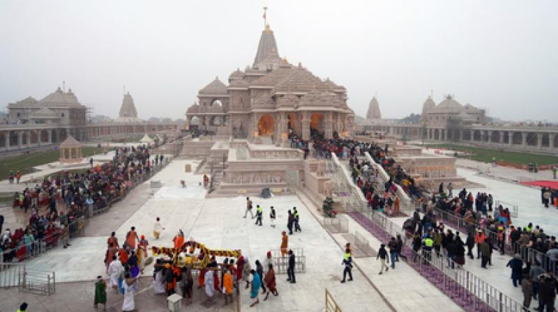 राम मंदिर चढ़ावा चोरी केस: महाराष्ट्र में सत्ता पक्ष और विपक्ष आमने-सामने राम मंदिर चढ़ावा चोरी केस: महाराष्ट्र में सत्ता पक्ष और विपक्ष आमने-सामने