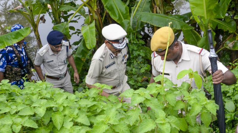 बंगाल में नाबालिग लड़की से रेप-हत्या मामले में भागने की कोशिश के बंगाल में नाबालिग लड़की से रेप-हत्या मामले में भागने की कोशिश के