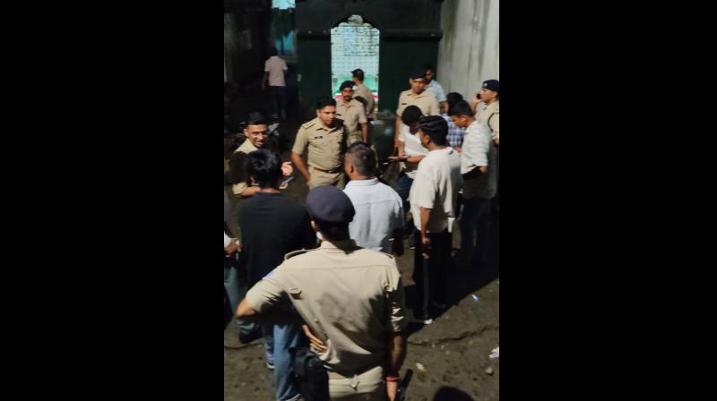जमशेदपुर में युवक को घेरकर मार डाला, पुलिस मुठभेड़ में मुख्य आरोपी के पैर में लगी गोली जमशेदपुर में युवक को घेरकर मार डाला, पुलिस मुठभेड़ में मुख्य आरोपी के पैर में लगी गोली