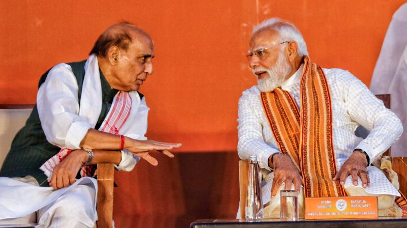 'मजबूत और सुरक्षित भारत बनाने में अहम भूमिका निभा रहे राजनाथ', 'मजबूत और सुरक्षित भारत बनाने में अहम भूमिका निभा रहे राजनाथ',