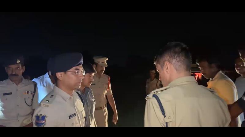 तेलंगाना: पोक्सो केस में जमानत पर आए शख्स ने की पत्नी और दो बच्चों तेलंगाना: पोक्सो केस में जमानत पर आए शख्स ने की पत्नी और दो बच्चों