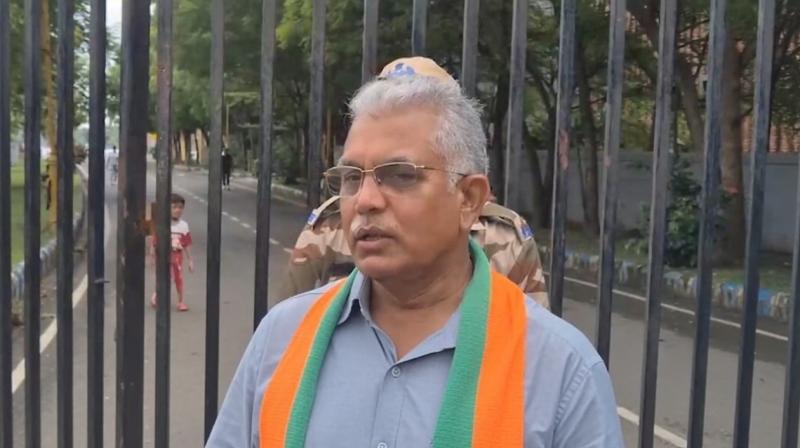 अदालत के आदेश का पालन सबके लिए अनिवार्य, ममता और अभिषेक सीबीआई जांच में करें सहयोग: दिलीप घोष अदालत के आदेश का पालन सबके लिए अनिवार्य, ममता और अभिषेक सीबीआई जांच में करें सहयोग: दिलीप घोष