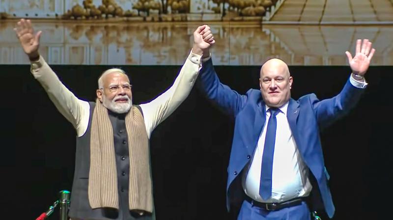 पीएम लक्सन ने 'किआ ओरा मोदी' इवेंट में भारतीय समुदाय के अर्थव्यवस्था में अहम योगदान को सराहा पीएम लक्सन ने 'किआ ओरा मोदी' इवेंट में भारतीय समुदाय के अर्थव्यवस्था में अहम योगदान को सराहा