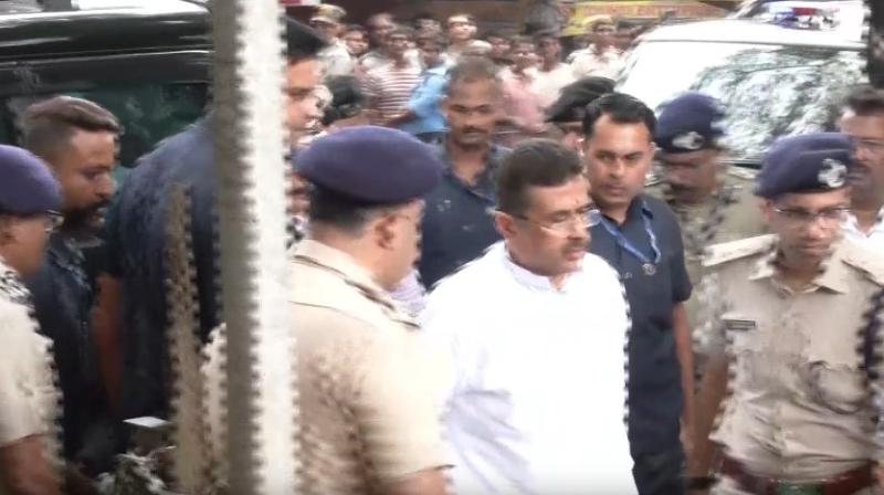 सीएम सुवेंदु अधिकारी ने बारुईपुर में मारे गए युवक के परिवार के लिए 25 लाख की मदद का किया ऐलान सीएम सुवेंदु अधिकारी ने बारुईपुर में मारे गए युवक के परिवार के लिए 25 लाख की मदद का किया ऐलान