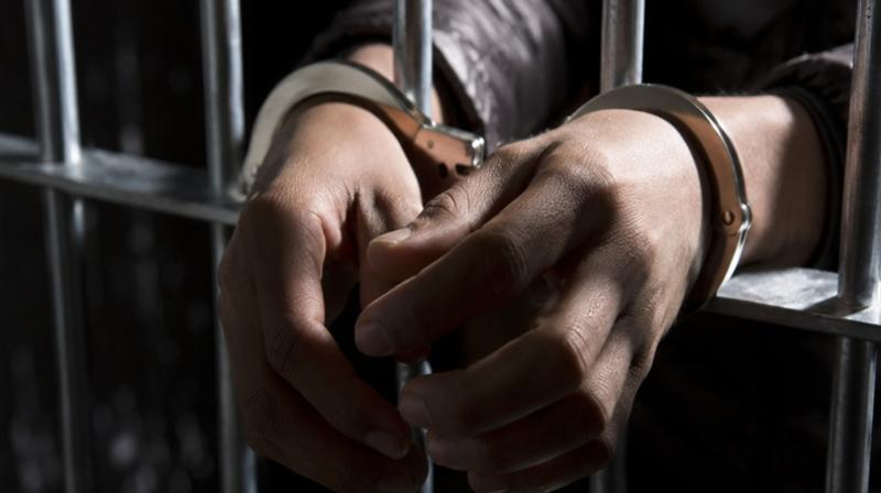 कोलकाता: गर्भवती महिला से मारपीट के आरोप में टीएमसी के पूर्व पार्षद कोलकाता: गर्भवती महिला से मारपीट के आरोप में टीएमसी के पूर्व पार्षद
