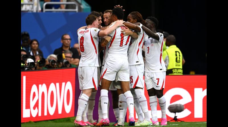 इंग्लैंड ने नॉर्वे को 2-1 से हराकर चौथी बार फीफा विश्व कप सेमीफाइनल का टिकट पक्का किया इंग्लैंड ने नॉर्वे को 2-1 से हराकर चौथी बार फीफा विश्व कप सेमीफाइनल का टिकट पक्का किया