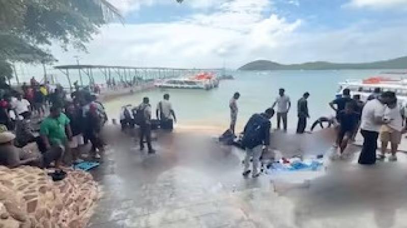 वियतनाम नौका हादसा: 15 भारतीयों के पार्थिव शरीर आज लाए जाएंगे भारत वियतनाम नौका हादसा: 15 भारतीयों के पार्थिव शरीर आज लाए जाएंगे भारत