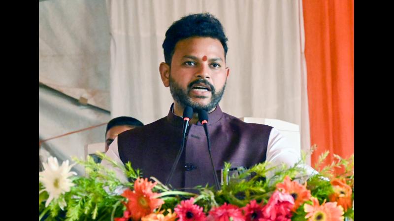 भारत के 104 हवाई अड्डे अब 100 प्रतिशत नवीकरणीय ऊर्जा से संचालित: नागर विमानन मंत्री भारत के 104 हवाई अड्डे अब 100 प्रतिशत नवीकरणीय ऊर्जा से संचालित: नागर विमानन मंत्री