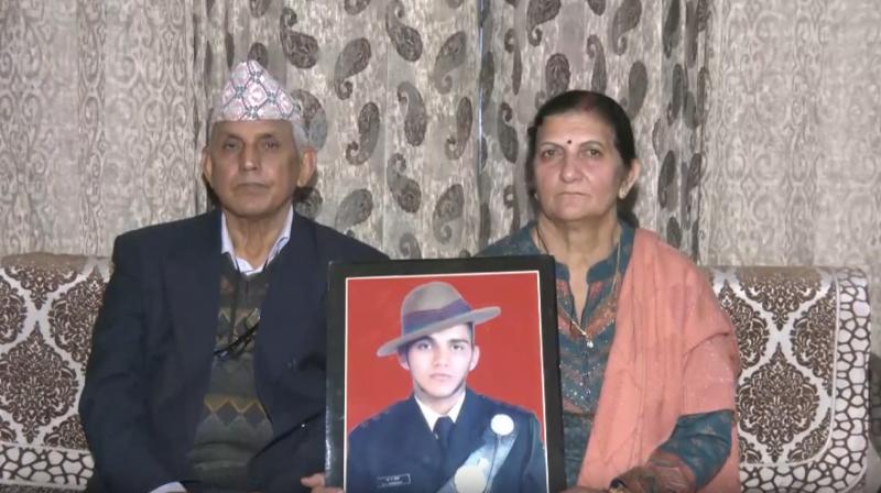 कठुआ रेलवे स्टेशन का बदला नाम, अब 'शहीद कैप्टन सुनील कुमार चौधरी रेलवे स्टेशन कठुआ' के नाम से जाना जाएगा कठुआ रेलवे स्टेशन का बदला नाम, अब 'शहीद कैप्टन सुनील कुमार चौधरी रेलवे स्टेशन कठुआ' के नाम से जाना जाएगा