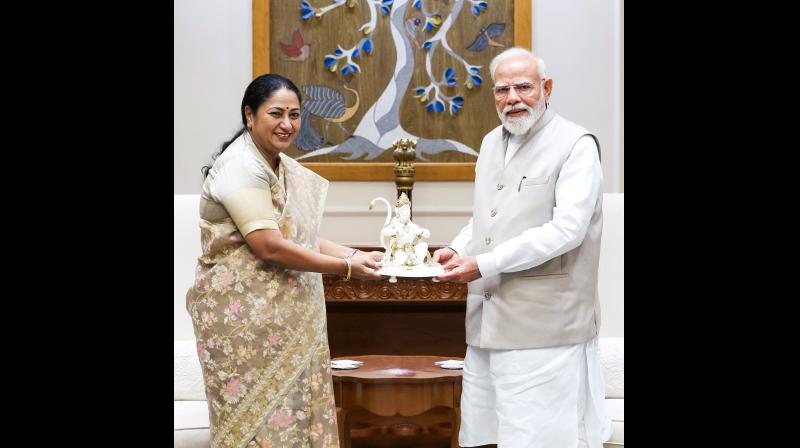 पीएम मोदी ने सीएम रेखा गुप्ता को जन्मदिन पर दी शुभकामनाएं, कहा- 'दिल्ली के विकास में उनके प्रयास सराहनीय' पीएम मोदी ने सीएम रेखा गुप्ता को जन्मदिन पर दी शुभकामनाएं, कहा- 'दिल्ली के विकास में उनके प्रयास सराहनीय'