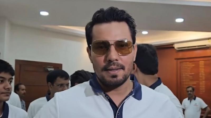 आयकर विभाग की वॉकथॉन 2026 में पहुंचे रणदीप हुड्डा, बोले- वॉकिंग है बेस्ट एक्सरसाइज आयकर विभाग की वॉकथॉन 2026 में पहुंचे रणदीप हुड्डा, बोले- वॉकिंग है बेस्ट एक्सरसाइज