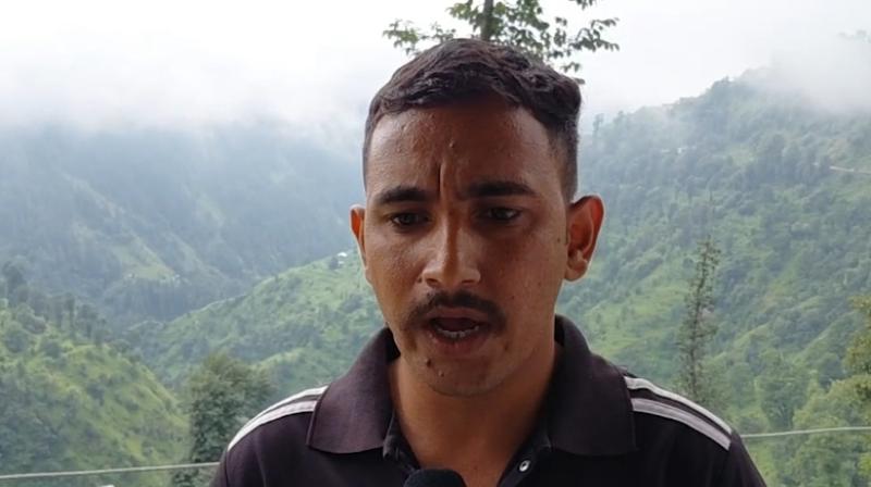 डिजिटल इंडिया के दौर में भी नेटवर्क से दूर जम्मू-कश्मीर का घुट्टू गांव, ग्रामीण बोले- शिक्षा और स्वास्थ्य पर पड़ रहा असर डिजिटल इंडिया के दौर में भी नेटवर्क से दूर जम्मू-कश्मीर का घुट्टू गांव, ग्रामीण बोले- शिक्षा और स्वास्थ्य पर पड़ रहा असर