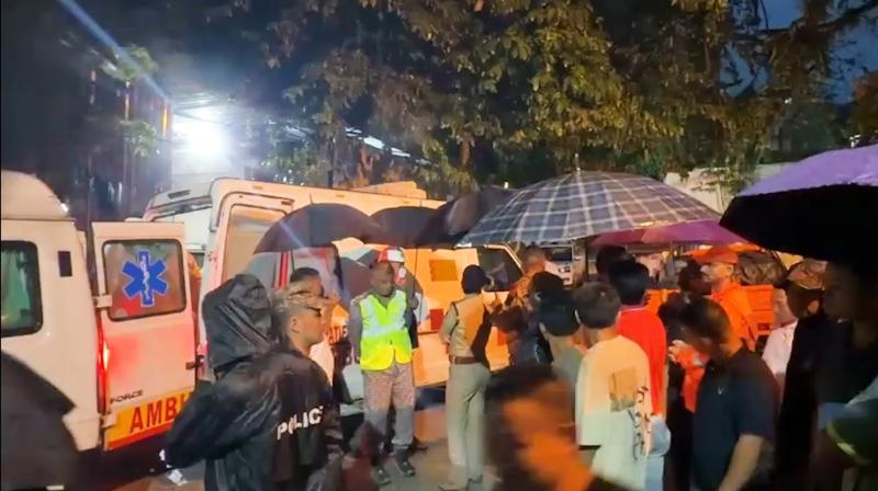 सिक्किम की निर्माणाधीन सुरंग में भूस्खलन में 7 लोगों की मौत की पुष्टि, बचाव अभियान जारी सिक्किम की निर्माणाधीन सुरंग में भूस्खलन में 7 लोगों की मौत की पुष्टि, बचाव अभियान जारी