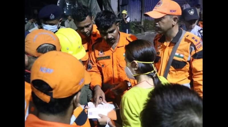 एनएचपीसी सुरंग हादसाः पीएम मोदी ने सिक्किम के सीएम से बात की, बचाव अभियान में हर संभव मदद का भरोसा दिलाया एनएचपीसी सुरंग हादसाः पीएम मोदी ने सिक्किम के सीएम से बात की, बचाव अभियान में हर संभव मदद का भरोसा दिलाया