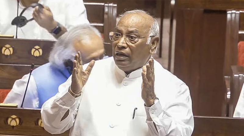 संसद में हो नीट पर विस्तृत चर्चा, फ्लोर लीडर्स की बात सुनकर गृह मंत्री अमित शाह दें जवाब: खड़गे संसद में हो नीट पर विस्तृत चर्चा, फ्लोर लीडर्स की बात सुनकर गृह मंत्री अमित शाह दें जवाब: खड़गे