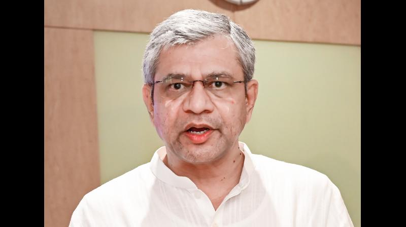 अश्लील कंटेंट पर सरकार की बड़ी कार्रवाई, पिछले 2 साल में 50 ओटीटी प्लेटफॉर्म किए ब्लॉक: अश्विनी वैष्णव अश्लील कंटेंट पर सरकार की बड़ी कार्रवाई, पिछले 2 साल में 50 ओटीटी प्लेटफॉर्म किए ब्लॉक: अश्विनी वैष्णव