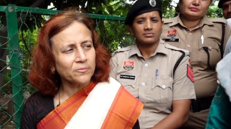 सोनम वांगचुक का अनशन समाप्त होने पर पत्नी गीतांजलि बोलीं-हमारा आंदोलन सफल रहा, सरकार ने मानी प्रमुख मांगें सोनम वांगचुक का अनशन समाप्त होने पर पत्नी गीतांजलि बोलीं-हमारा आंदोलन सफल रहा, सरकार ने मानी प्रमुख मांगें