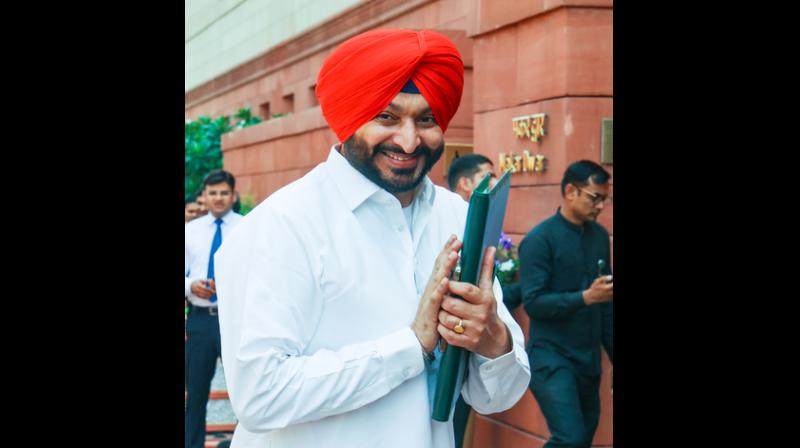 रवनीत सिंह बिट्टू का इस्तीफा स्वीकार, पीएम मोदी और राष्ट्रपति का जताया आभार रवनीत सिंह बिट्टू का इस्तीफा स्वीकार, पीएम मोदी और राष्ट्रपति का जताया आभार