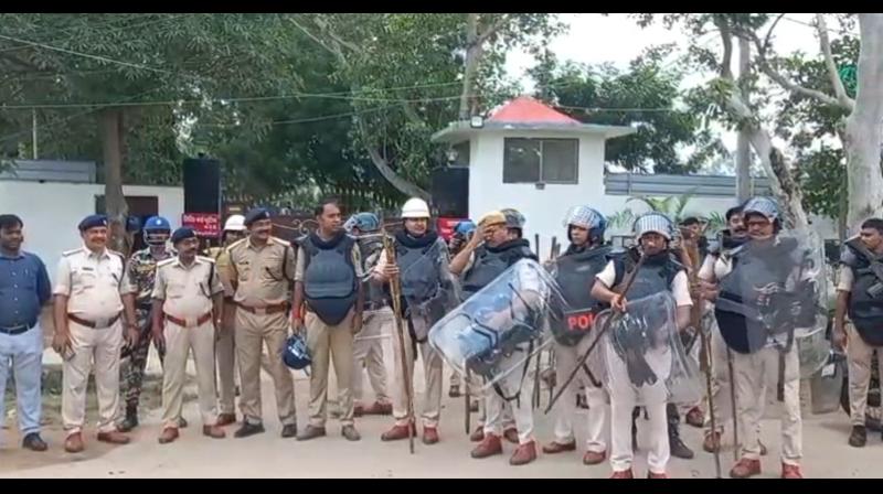 'बिहार बंद' का कई जिलों में दिखा असर, समस्तीपुर-सीवान में सड़कें जाम, पटना समेत राज्यभर में सुरक्षा कड़ी 'बिहार बंद' का कई जिलों में दिखा असर, समस्तीपुर-सीवान में सड़कें जाम, पटना समेत राज्यभर में सुरक्षा कड़ी