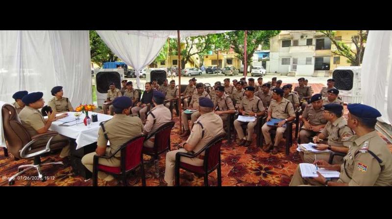 उत्तराखंड: आपराधिक घटनाओं पर पौड़ी पुलिस सख्त, एसएसपी ने दिए सख्त निर्देश उत्तराखंड: आपराधिक घटनाओं पर पौड़ी पुलिस सख्त, एसएसपी ने दिए सख्त निर्देश