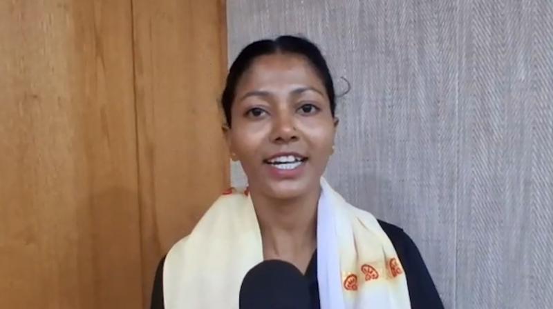 माउंट एवरेस्ट फतह करने वाली असम की पहली महिला बनीं रूपमणि गढ़, बोलीं-काफी अच्छा लग रहा माउंट एवरेस्ट फतह करने वाली असम की पहली महिला बनीं रूपमणि गढ़, बोलीं-काफी अच्छा लग रहा