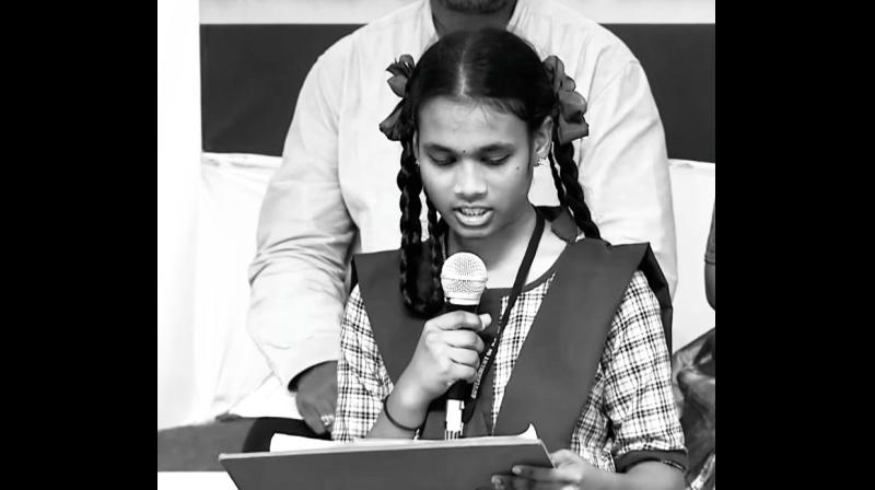 आंध्र प्रदेश के मुख्यमंत्री के साथ मंच साझा करने वाली 10वीं की छात्रा ने आत्महत्या की आंध्र प्रदेश के मुख्यमंत्री के साथ मंच साझा करने वाली 10वीं की छात्रा ने आत्महत्या की