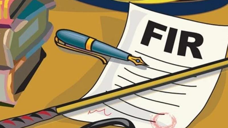 कर्नाटक: एसआईआर ड्यूटी पर तैनात अधिकारी पर हमले के बाद तीन लोगों पर केस दर्ज कर्नाटक: एसआईआर ड्यूटी पर तैनात अधिकारी पर हमले के बाद तीन लोगों पर केस दर्ज