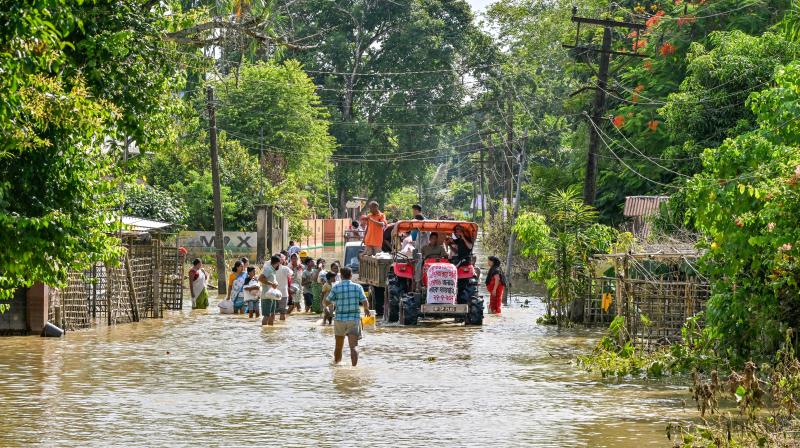 असम में बाढ़ से मरने वालों की संख्या 80 हुई, आठ जिलों में 2.12 लाख से अधिक लोग प्रभावित असम में बाढ़ से मरने वालों की संख्या 80 हुई, आठ जिलों में 2.12 लाख से अधिक लोग प्रभावित