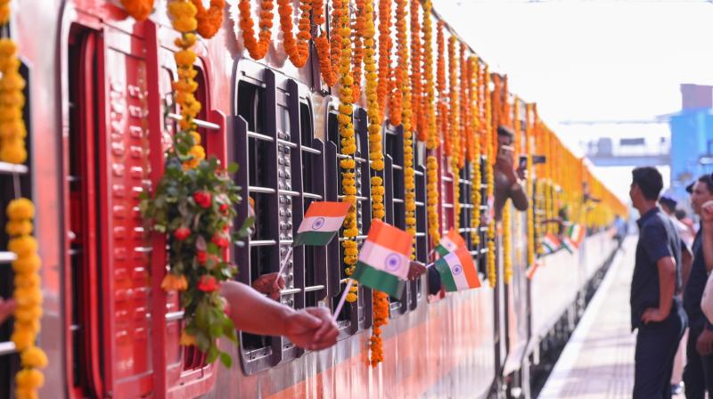 भारतीय रेलवे ने टिकट बुकिंग के साथ शुरू की अतिरिक्त सामान की ऑनलाइन भारतीय रेलवे ने टिकट बुकिंग के साथ शुरू की अतिरिक्त सामान की ऑनलाइन