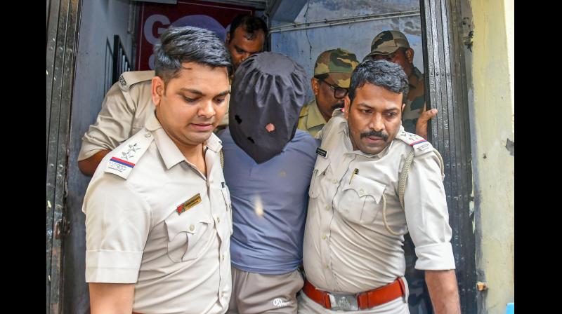 जैश के संदिग्ध आतंकी हमीम मंडल की पश्चिम बंगाल में सिलाई की दुकान जैश के संदिग्ध आतंकी हमीम मंडल की पश्चिम बंगाल में सिलाई की दुकान