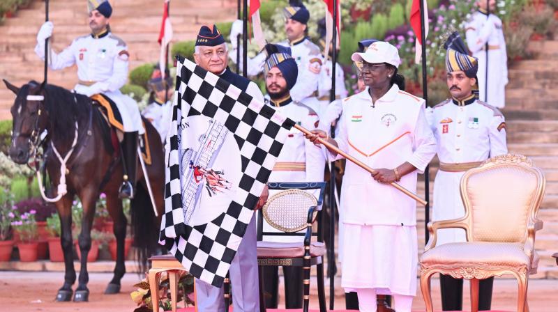 दिल्ली में राष्ट्रपति मुर्मु ने 'पीबीजी सोल्जरथॉन' को दिखाई हरी झंडी, दिल्ली में राष्ट्रपति मुर्मु ने 'पीबीजी सोल्जरथॉन' को दिखाई हरी झंडी,