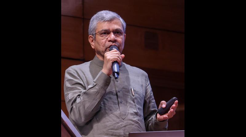 भारतीय रेलवे देशभर में चला रहा 19 रेल नीर प्लांट, प्रत्येक में रोजाना भारतीय रेलवे देशभर में चला रहा 19 रेल नीर प्लांट, प्रत्येक में रोजाना