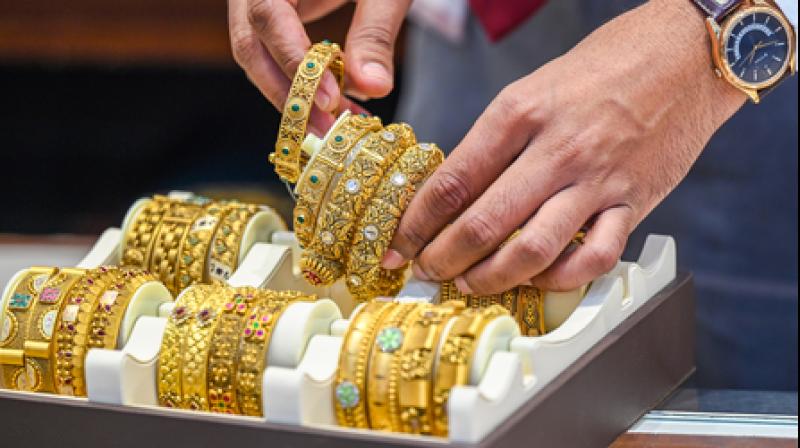 सोने में बड़ी तेजी, वायदा में दाम 1.49 लाख के पार सोने में बड़ी तेजी, वायदा में दाम 1.49 लाख के पार