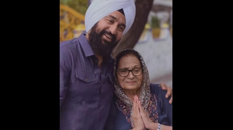 मां के 75वें जन्मदिन पर भावुक हुए राज कुंद्रा, बोले- 'आपके हर त्याग का कर्ज कभी नहीं चुका पाऊंगा' मां के 75वें जन्मदिन पर भावुक हुए राज कुंद्रा, बोले- 'आपके हर त्याग का कर्ज कभी नहीं चुका पाऊंगा'