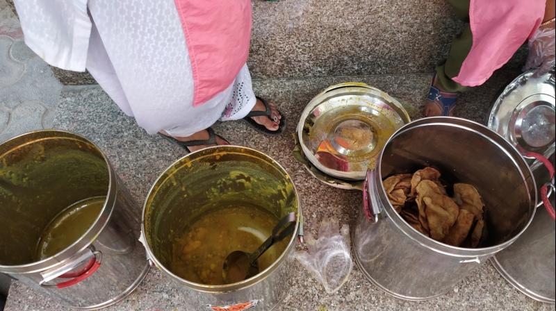 स्कूलों में बढ़ा-चढ़ाकर दिखाए गए मिड डे मील लाभार्थियों की जांच करेगी स्कूलों में बढ़ा-चढ़ाकर दिखाए गए मिड डे मील लाभार्थियों की जांच करेगी