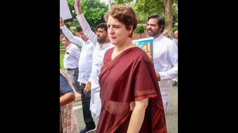 सरकार छात्रों की आवाज दबा रही है, गृहमंत्री संसद में जवाब देने से बच सरकार छात्रों की आवाज दबा रही है, गृहमंत्री संसद में जवाब देने से बच