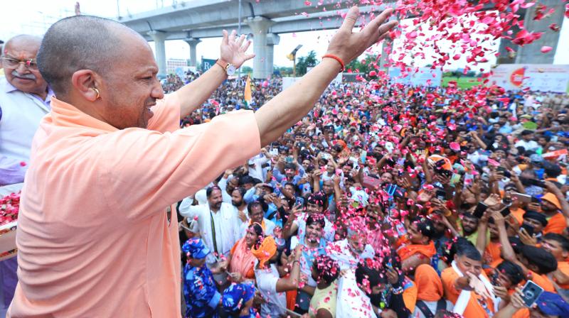 मेरठ में शिवभक्तों पर पुष्पवर्षा करेंगे मुख्यमंत्री योगी, सुरक्षा के मेरठ में शिवभक्तों पर पुष्पवर्षा करेंगे मुख्यमंत्री योगी, सुरक्षा के