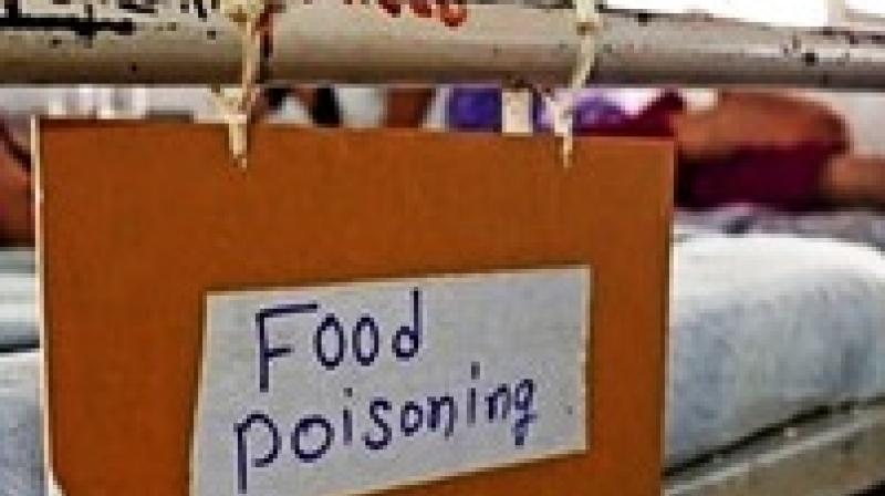बिहार: खगड़िया में 'प्रसाद' खाने से 165 से ज्यादा लोग बीमार, गांव में बिहार: खगड़िया में 'प्रसाद' खाने से 165 से ज्यादा लोग बीमार, गांव में