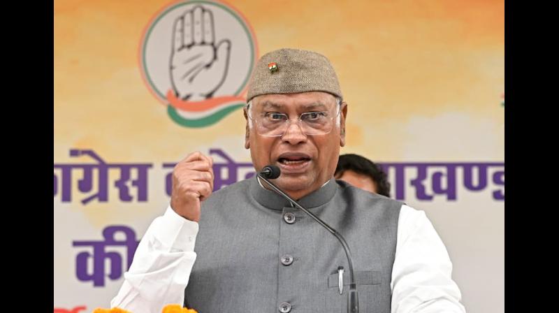 हल्द्वानी में कांग्रेस रैली के बाद ‘शुद्धिकरण’ पर भड़के खड़गे, हल्द्वानी में कांग्रेस रैली के बाद ‘शुद्धिकरण’ पर भड़के खड़गे,