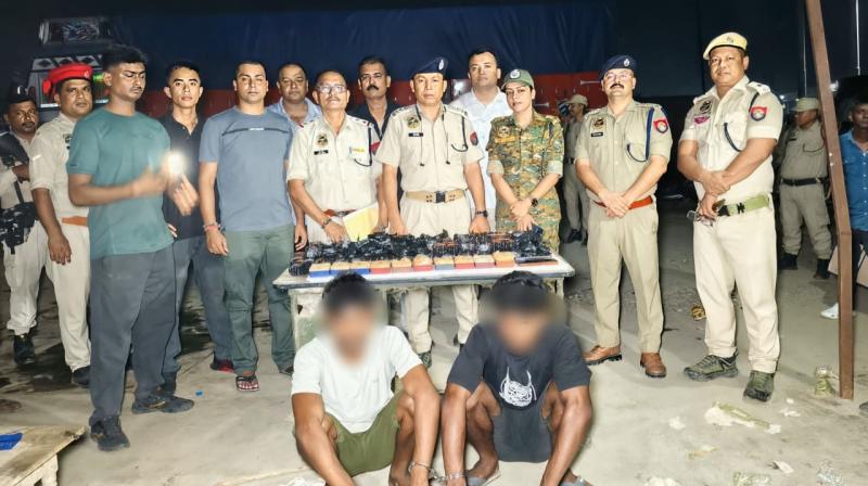 असम पुलिस ने 39.4 करोड़ रुपये का ड्रग्स किया जब्त, दो गिरफ्तार असम पुलिस ने 39.4 करोड़ रुपये का ड्रग्स किया जब्त, दो गिरफ्तार