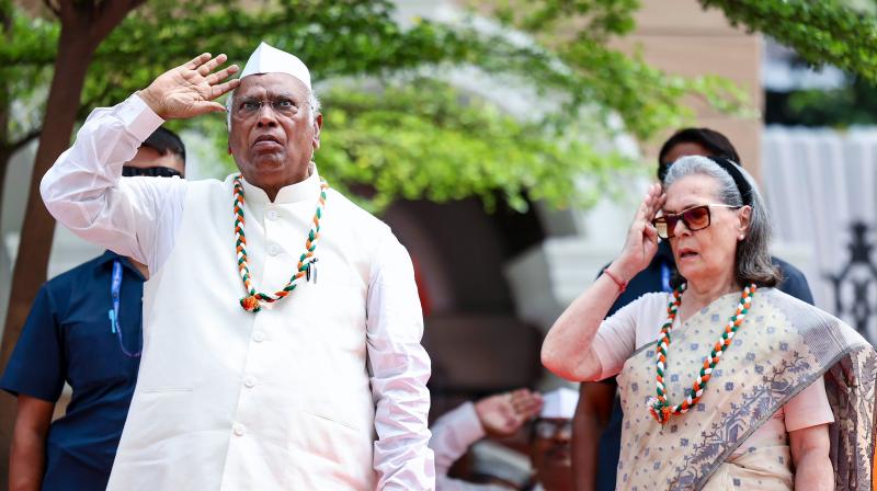 भाजपा ने कांग्रेस पर लगाया 'वंदे मातरम' के अपमान करने का आरोप, माफी भाजपा ने कांग्रेस पर लगाया 'वंदे मातरम' के अपमान करने का आरोप, माफी
